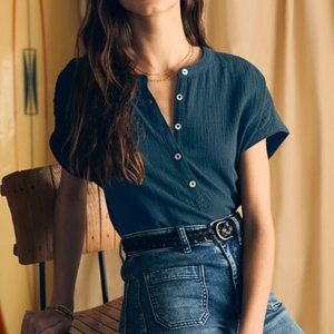 Faherty Dream Cotton Gauze Desmond Top in Navy